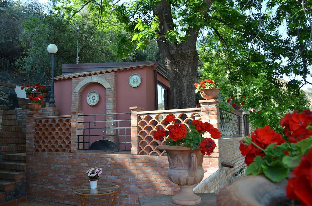 B&B Villa Vittoria 지아르디니낙소스 외부 사진