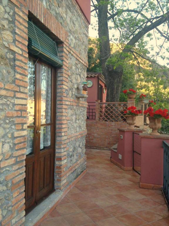 B&B Villa Vittoria 지아르디니낙소스 외부 사진