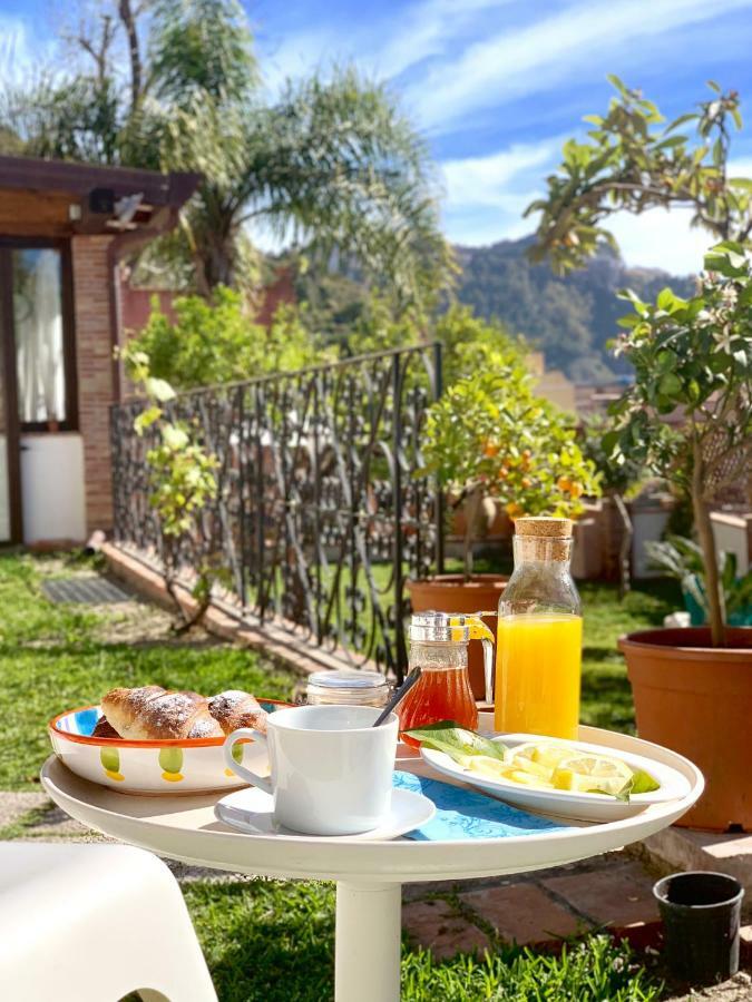 B&B Villa Vittoria 지아르디니낙소스 외부 사진
