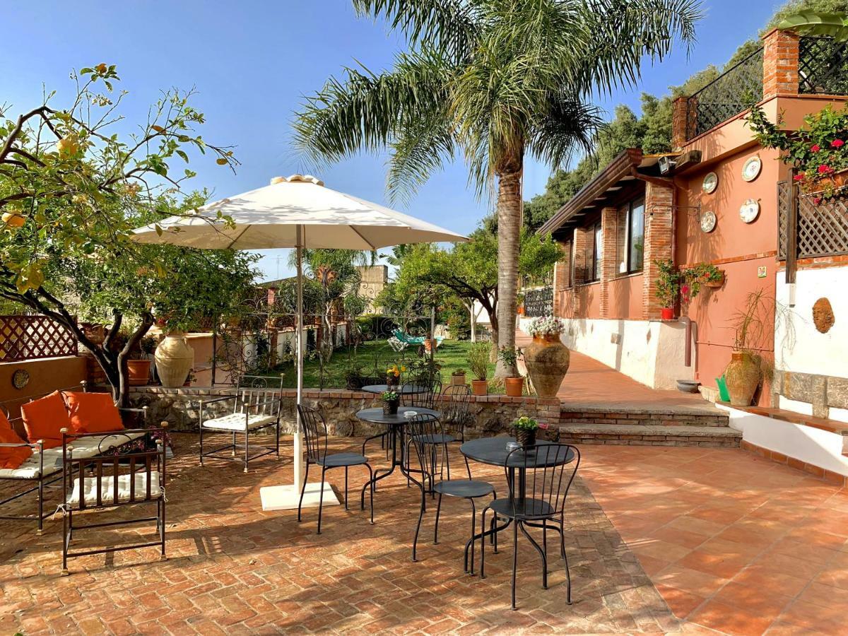 B&B Villa Vittoria 지아르디니낙소스 외부 사진