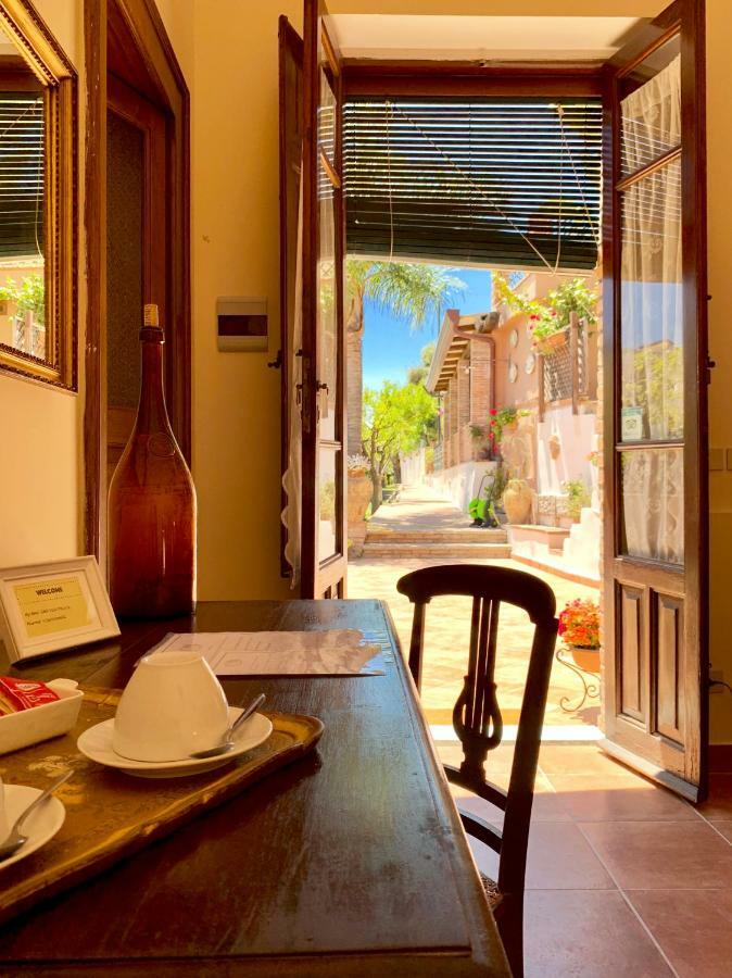 B&B Villa Vittoria 지아르디니낙소스 외부 사진