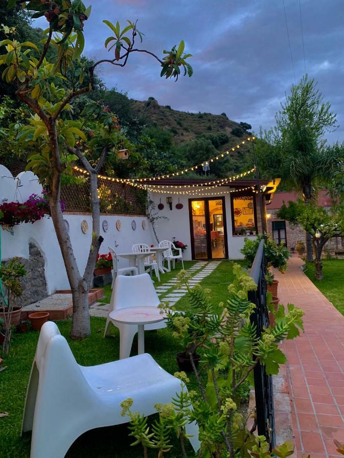 B&B Villa Vittoria 지아르디니낙소스 외부 사진